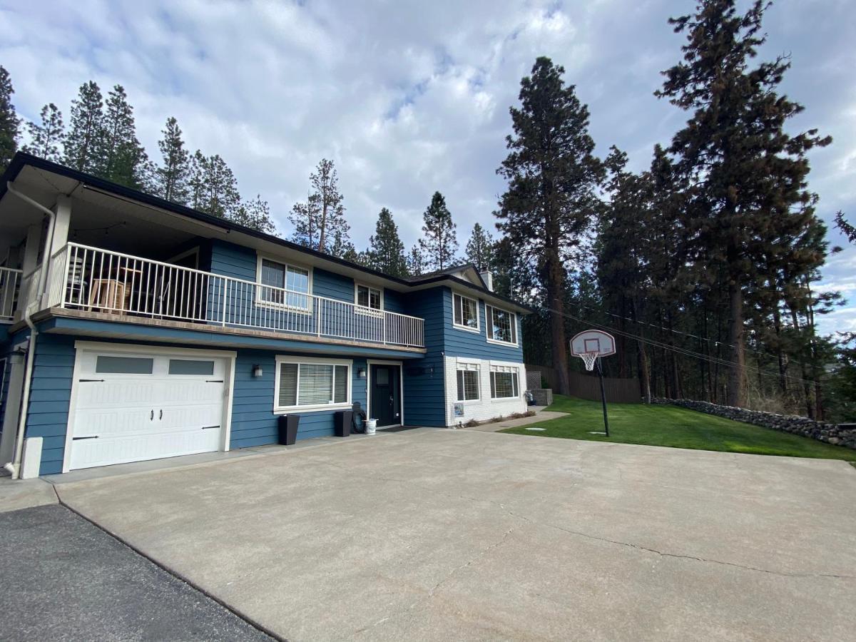 The Blue House Bed And Breakfast Lake Country Exterior foto