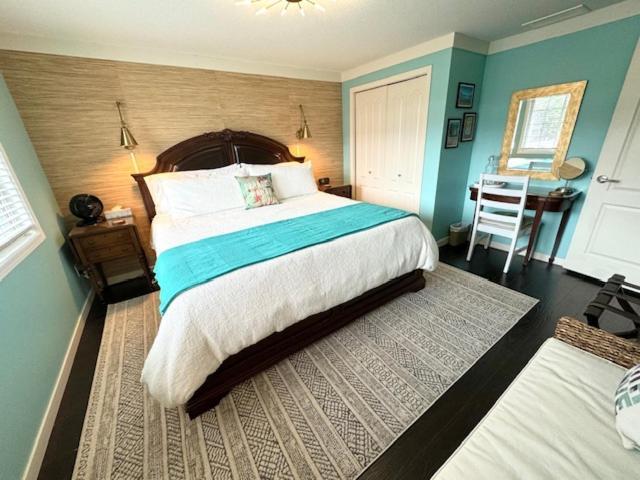 The Blue House Bed And Breakfast Lake Country Exterior foto