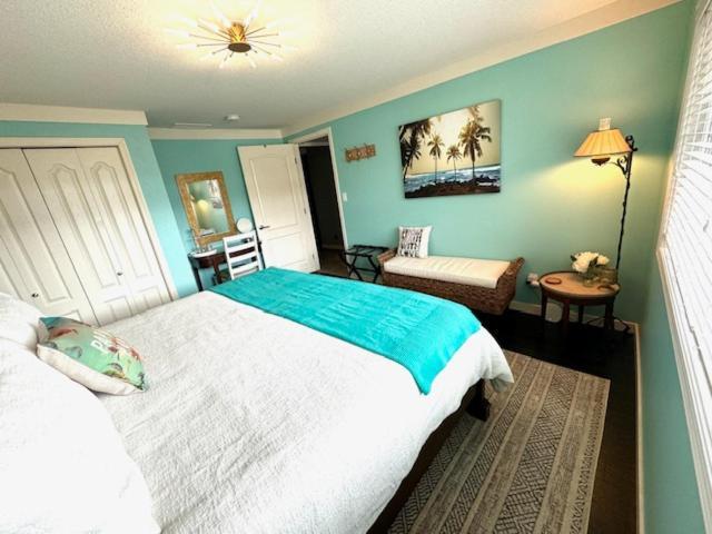 The Blue House Bed And Breakfast Lake Country Exterior foto